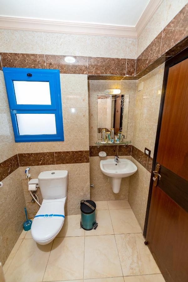 Noras Beach Hotel ポートサイド エクステリア 写真