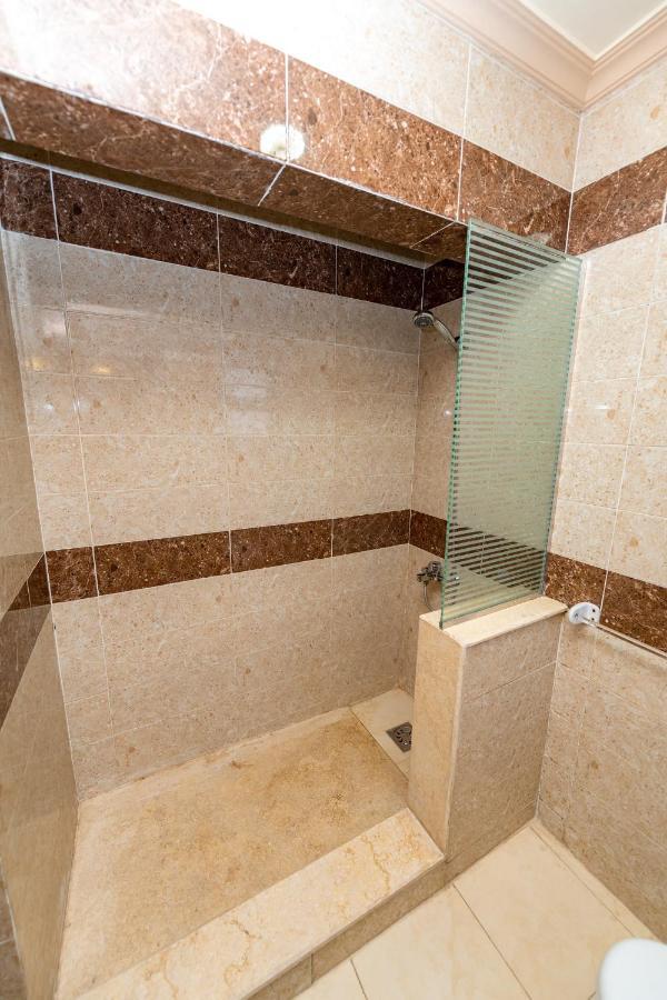 Noras Beach Hotel ポートサイド エクステリア 写真