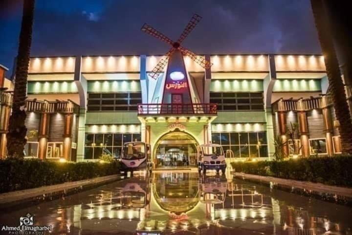 Noras Beach Hotel ポートサイド エクステリア 写真