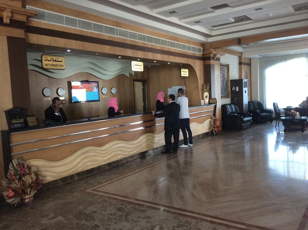 Noras Beach Hotel ポートサイド エクステリア 写真